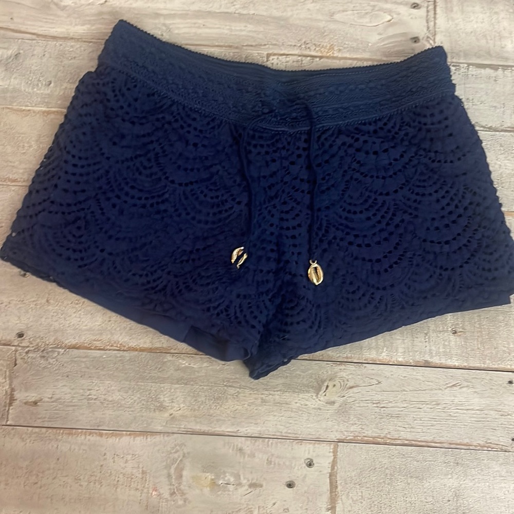 Lilly Pulitzer Navy shorts- Beautiful & so cute!